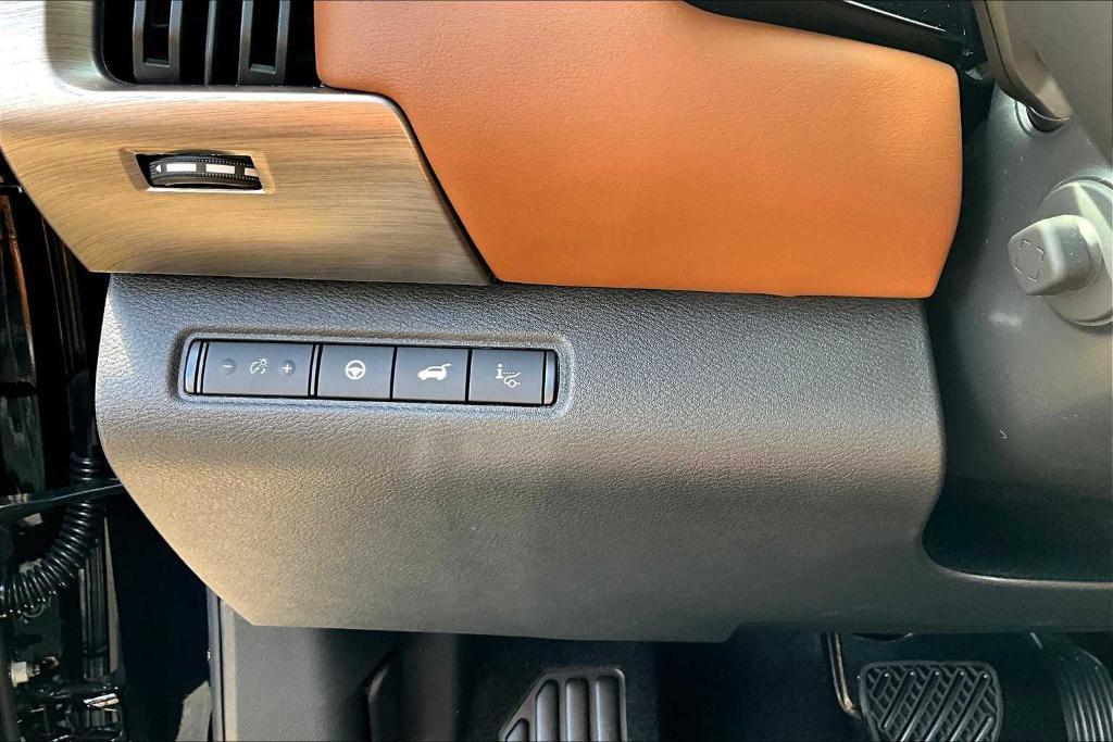 new 2025 Nissan Pathfinder car, priced at $48,885