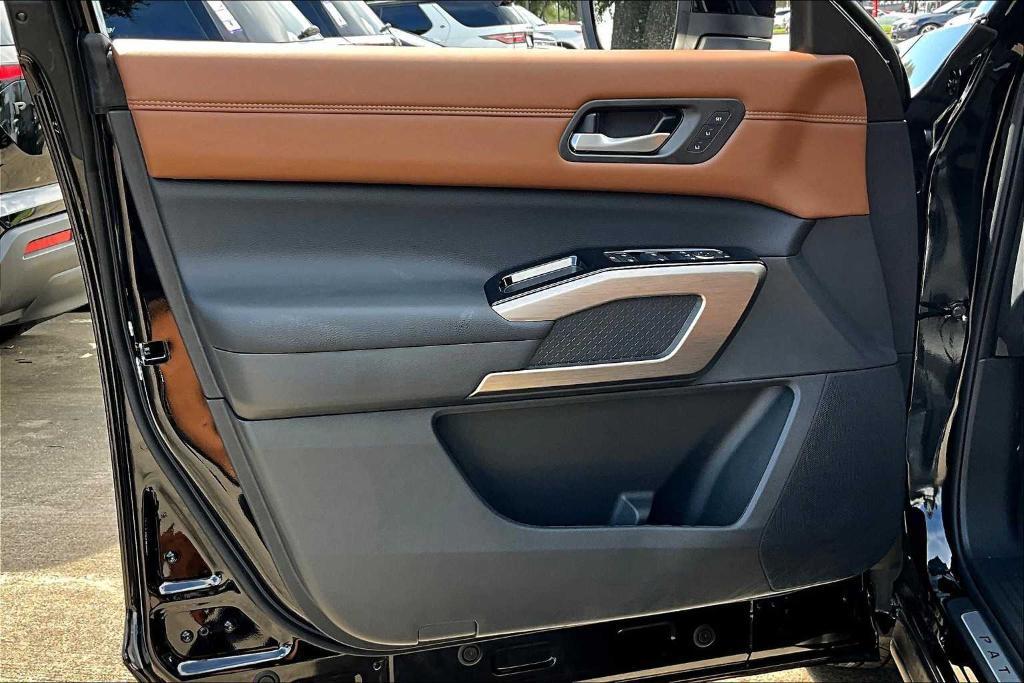 new 2025 Nissan Pathfinder car, priced at $48,885