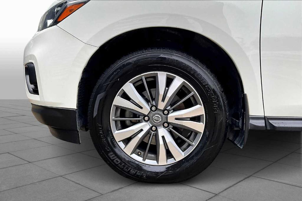 used 2020 Nissan Pathfinder car, priced at $15,595