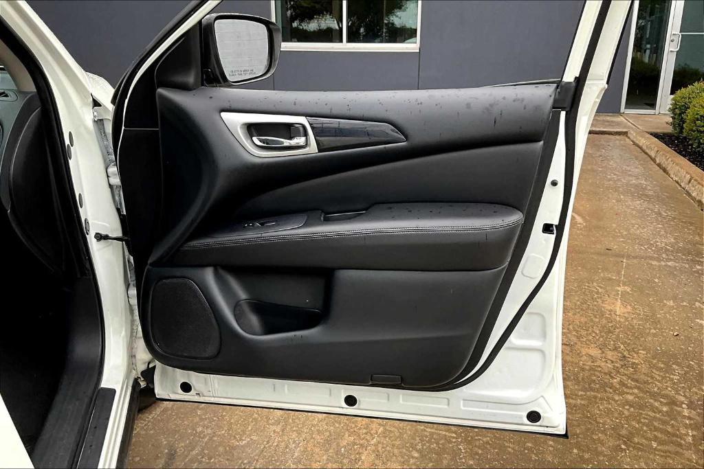 used 2020 Nissan Pathfinder car, priced at $15,595