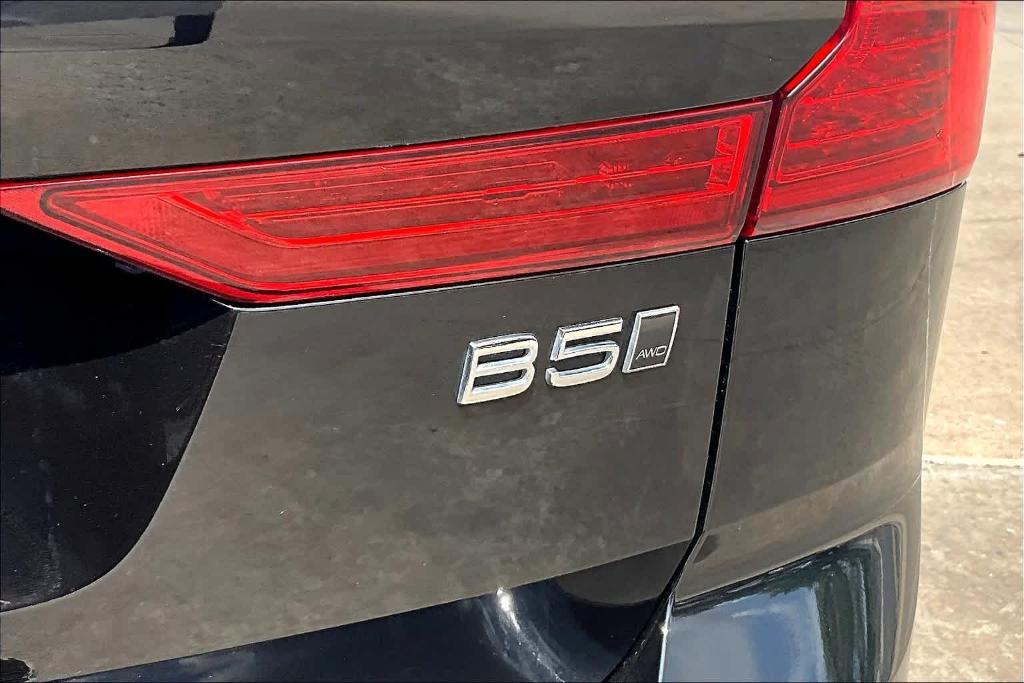 used 2023 Volvo XC60 car, priced at $37,400