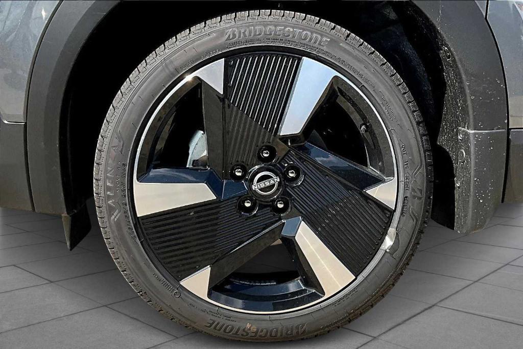 new 2025 Nissan Kicks car, priced at $24,868