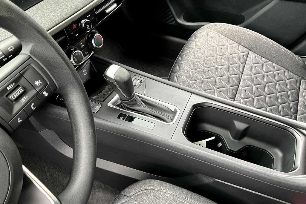 new 2025 Nissan Kicks car, priced at $23,850