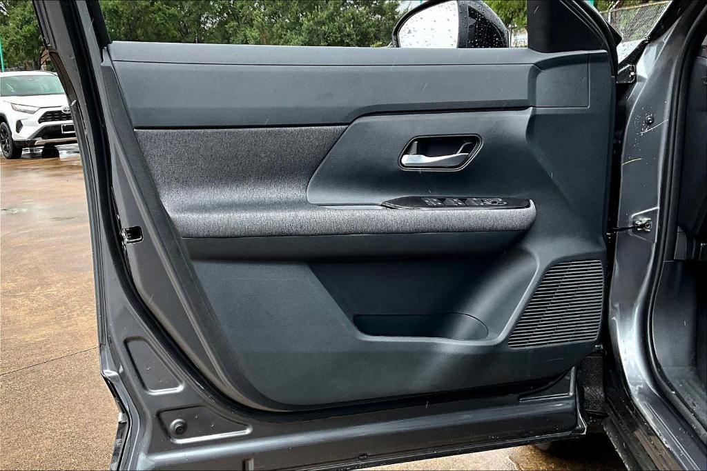 new 2025 Nissan Kicks car, priced at $23,850