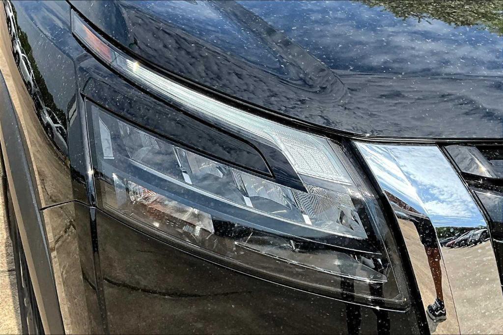 new 2025 Nissan Pathfinder car, priced at $41,025