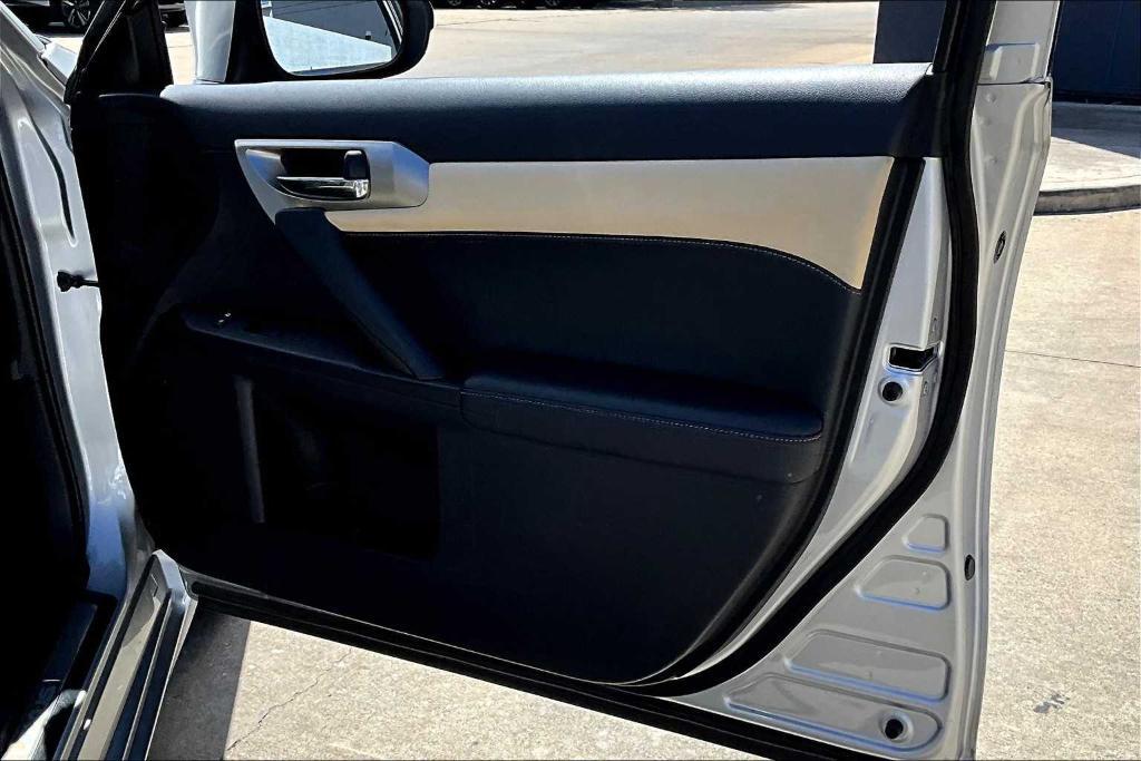 used 2014 Lexus CT 200h car, priced at $10,900