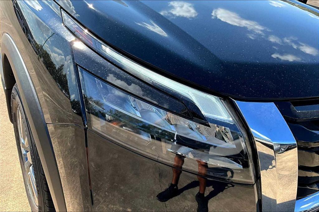new 2025 Nissan Pathfinder car, priced at $32,728