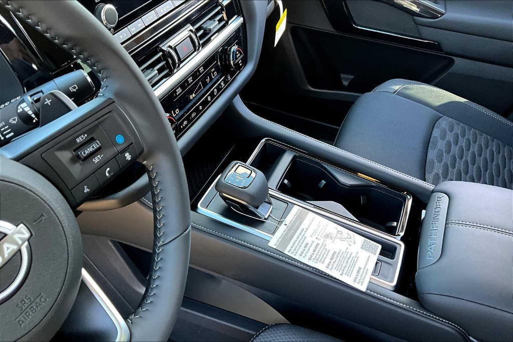 new 2025 Nissan Pathfinder car, priced at $32,728