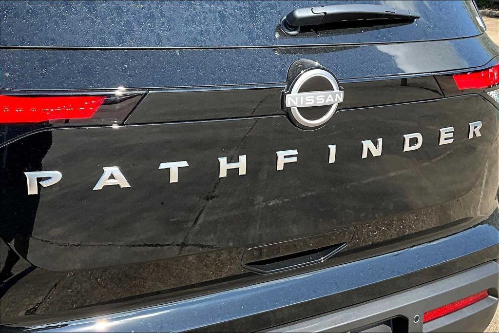 new 2025 Nissan Pathfinder car, priced at $32,728