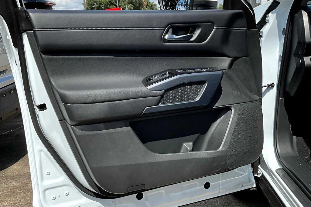 new 2025 Nissan Pathfinder car, priced at $40,850