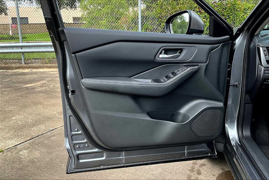 new 2025 Nissan Rogue car, priced at $29,000