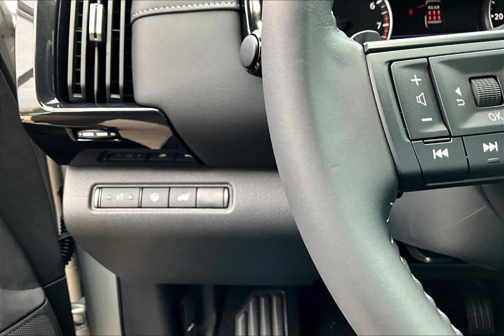 new 2025 Nissan Pathfinder car, priced at $32,728