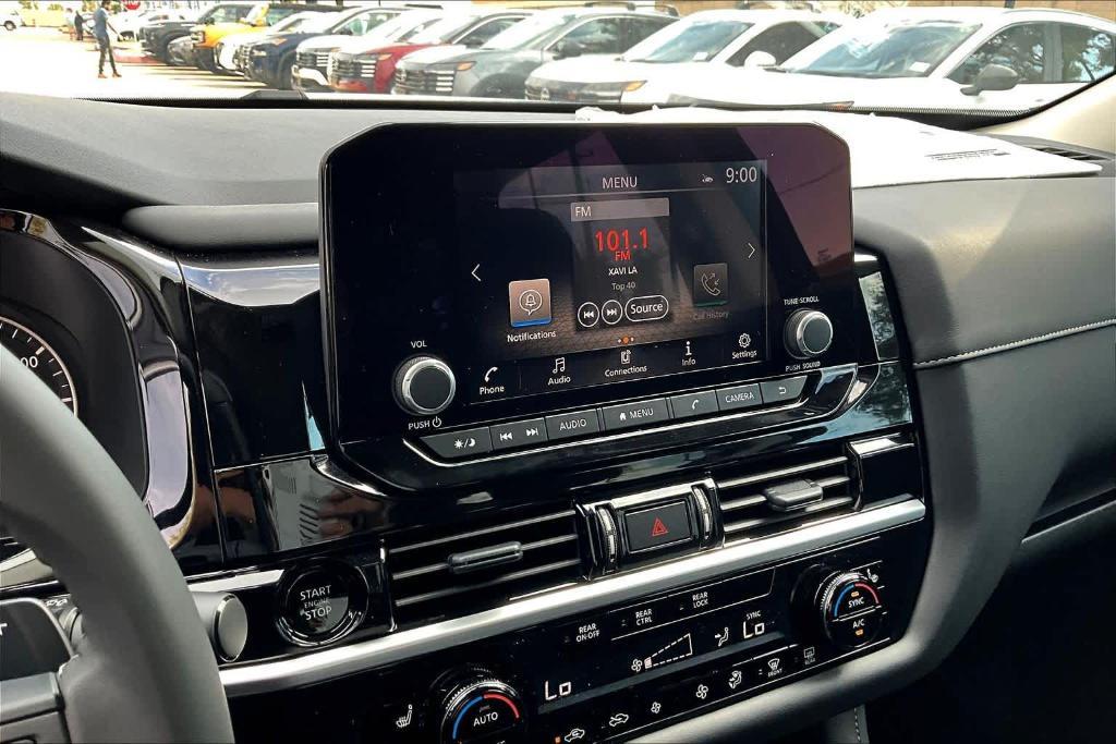 new 2025 Nissan Pathfinder car, priced at $32,728