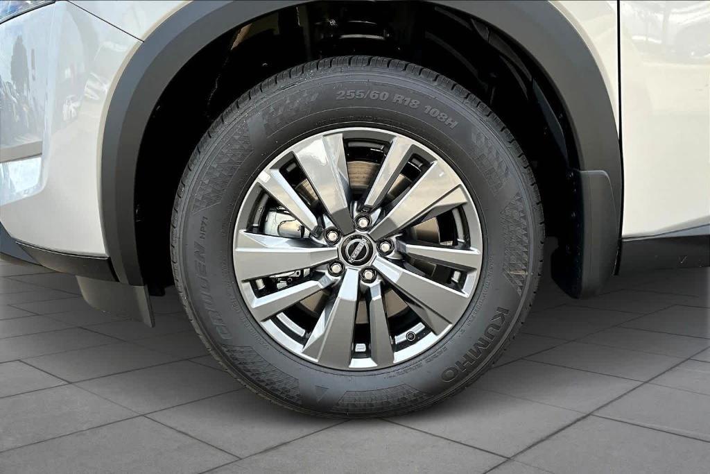 new 2025 Nissan Pathfinder car, priced at $32,728