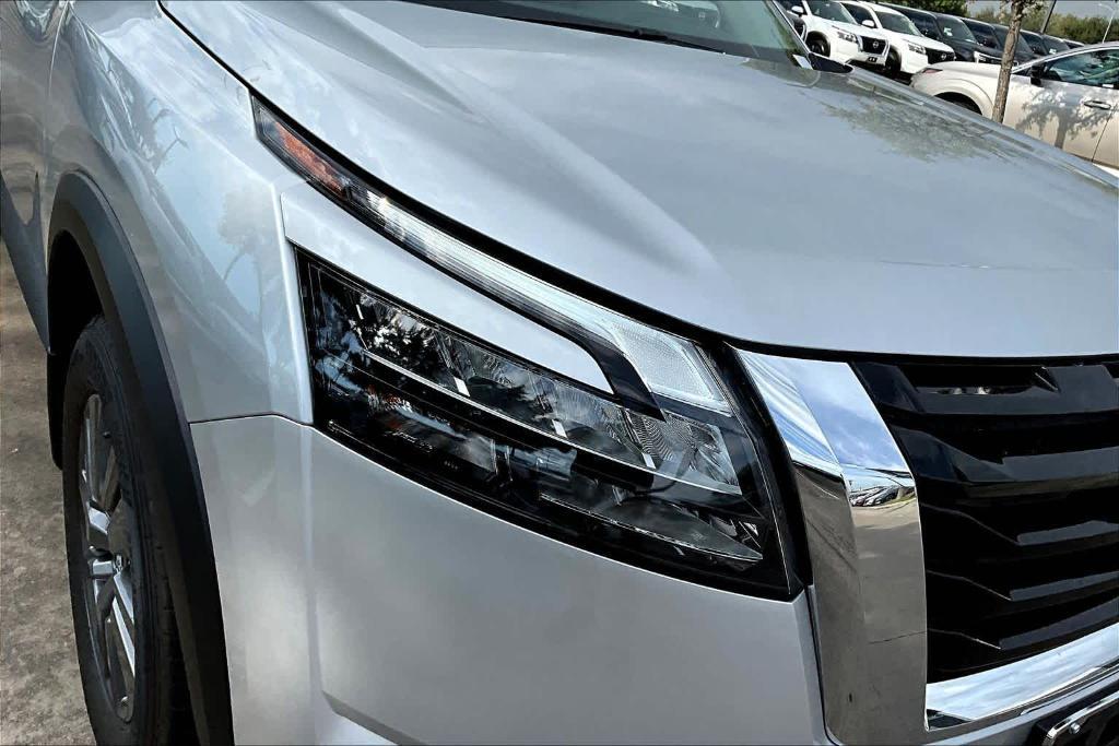 new 2025 Nissan Pathfinder car, priced at $32,728