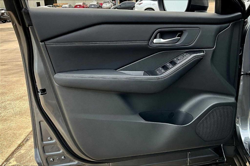 new 2025 Nissan Rogue car, priced at $31,090