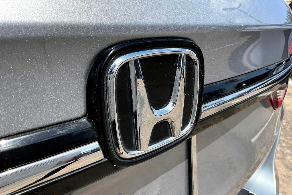 used 2022 Honda Odyssey car, priced at $15,395