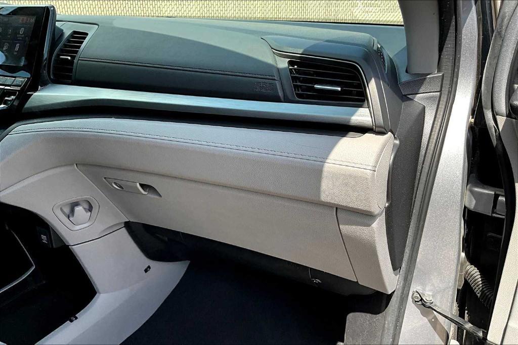 used 2022 Honda Odyssey car, priced at $15,395