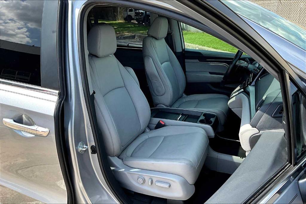 used 2022 Honda Odyssey car, priced at $15,395