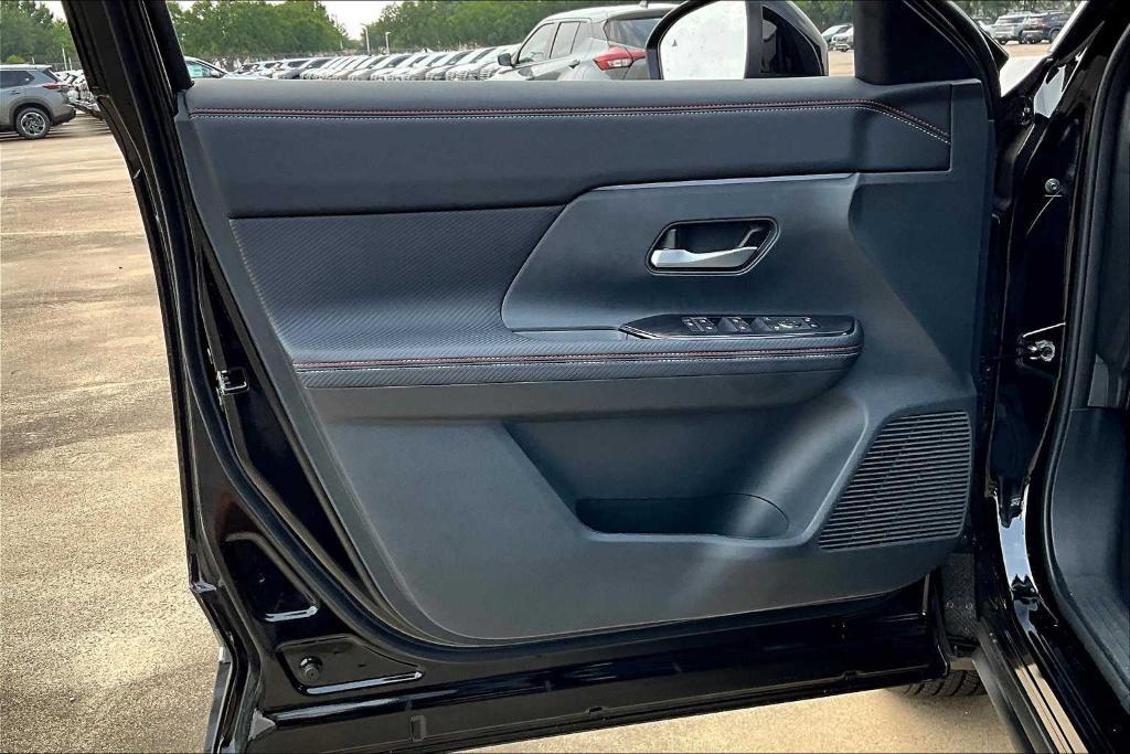 new 2025 Nissan Kicks car, priced at $26,355