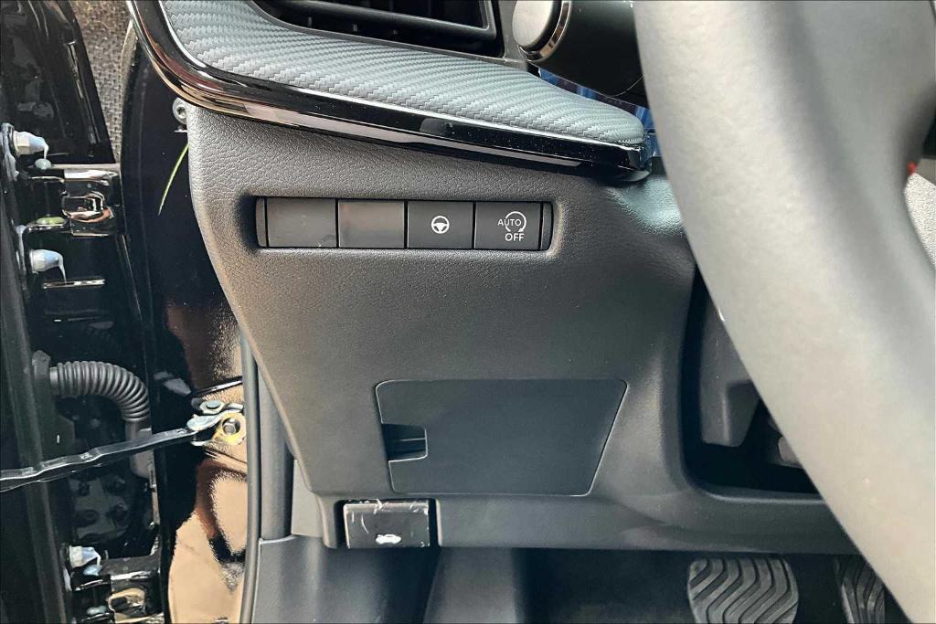 new 2025 Nissan Kicks car, priced at $26,355