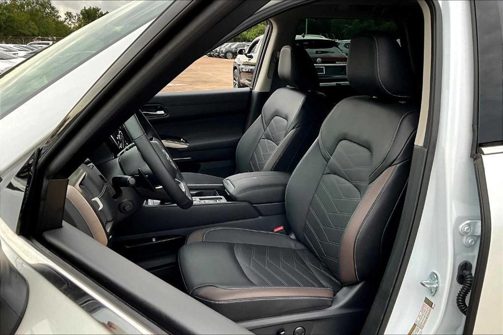 new 2025 Nissan Pathfinder car, priced at $48,135