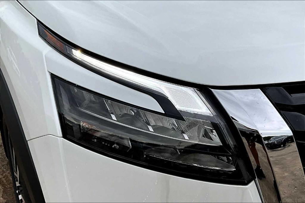 new 2025 Nissan Pathfinder car, priced at $48,135