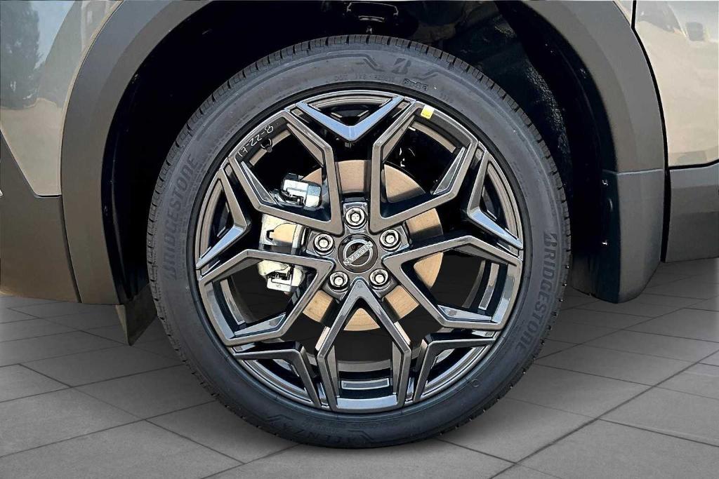 new 2025 Nissan Kicks car, priced at $27,421