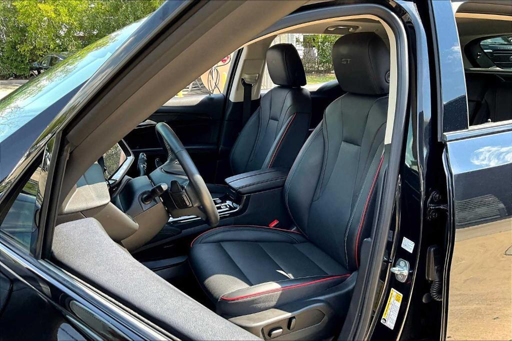 used 2023 Buick Envision car, priced at $22,995