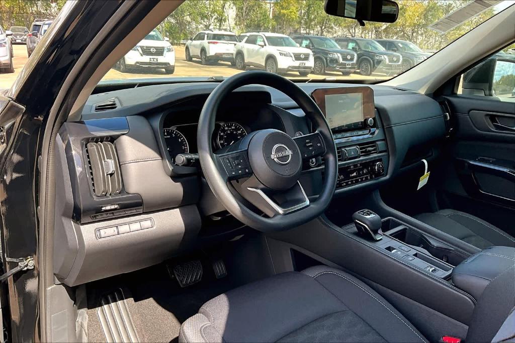 new 2024 Nissan Pathfinder car, priced at $32,131