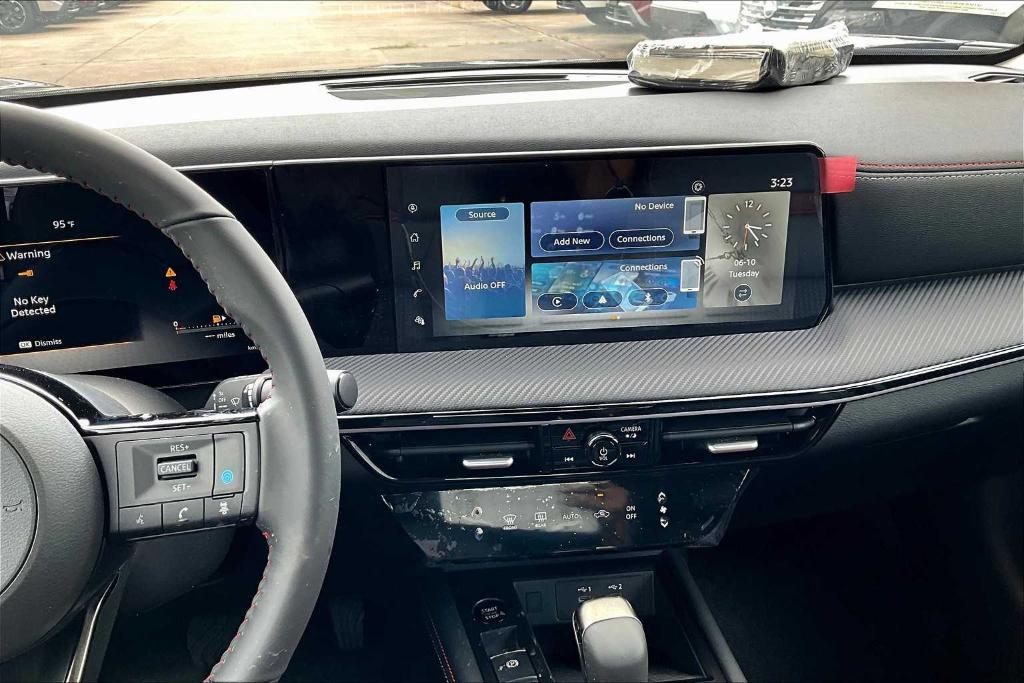 new 2025 Nissan Kicks car, priced at $27,071