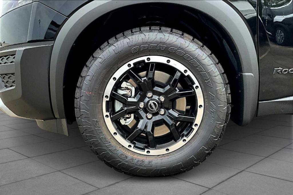 new 2025 Nissan Pathfinder car, priced at $42,700