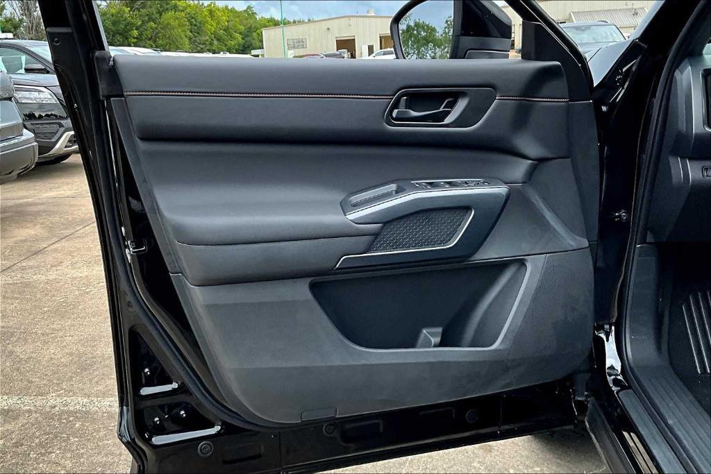 new 2025 Nissan Pathfinder car, priced at $42,700