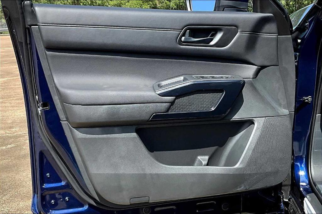 new 2025 Nissan Pathfinder car, priced at $41,775