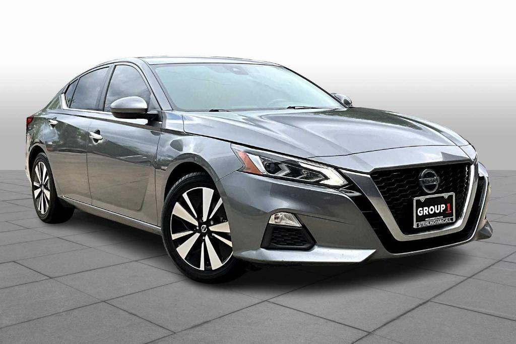 used 2022 Nissan Altima car, priced at $15,500