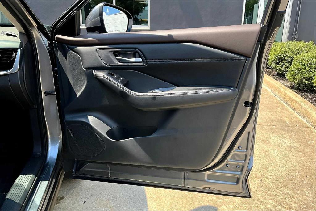used 2022 Nissan Rogue car, priced at $23,995