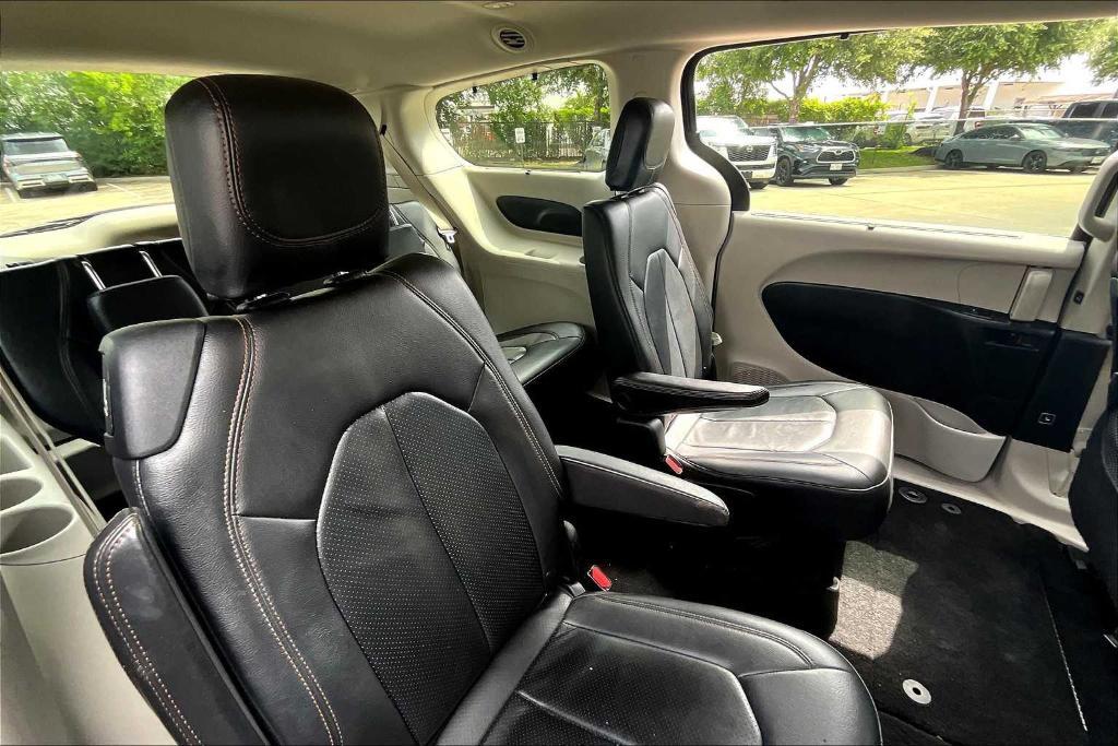 used 2018 Chrysler Pacifica car, priced at $8,695