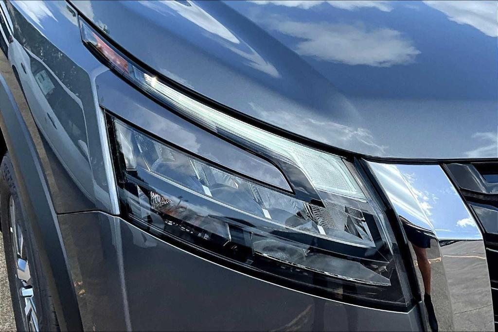 new 2025 Nissan Pathfinder car, priced at $40,780