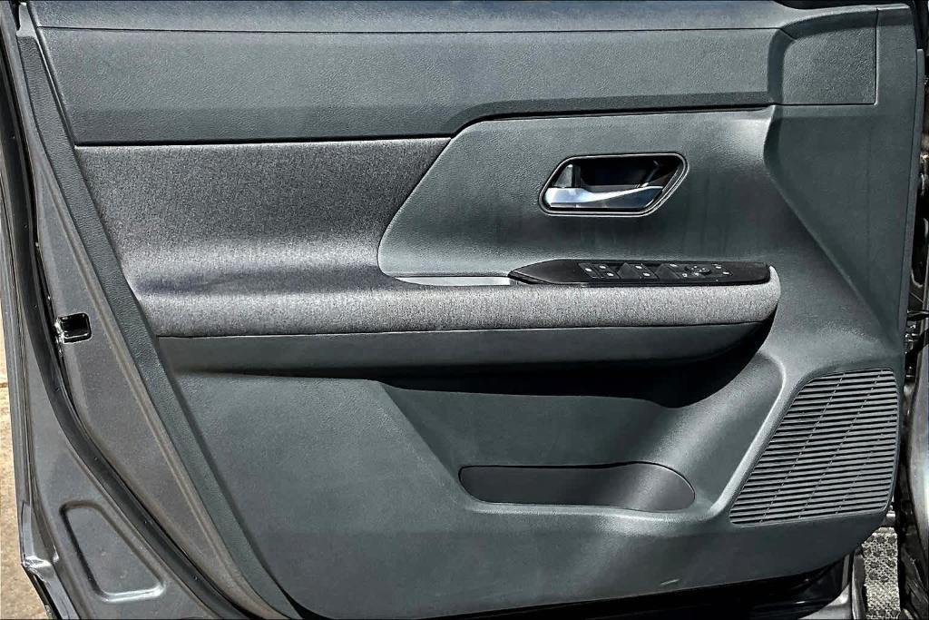 new 2025 Nissan Kicks car, priced at $26,680