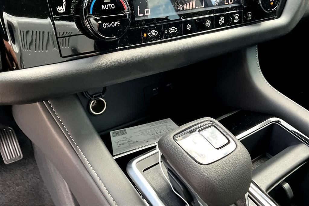 new 2025 Nissan Pathfinder car, priced at $32,728