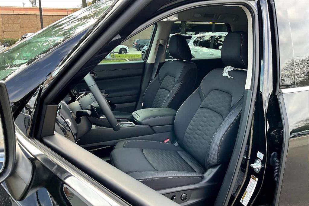 new 2025 Nissan Pathfinder car, priced at $32,728