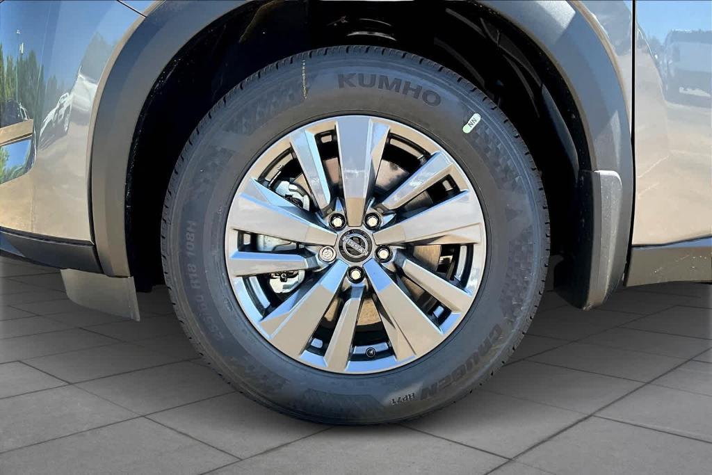 new 2025 Nissan Pathfinder car, priced at $40,960