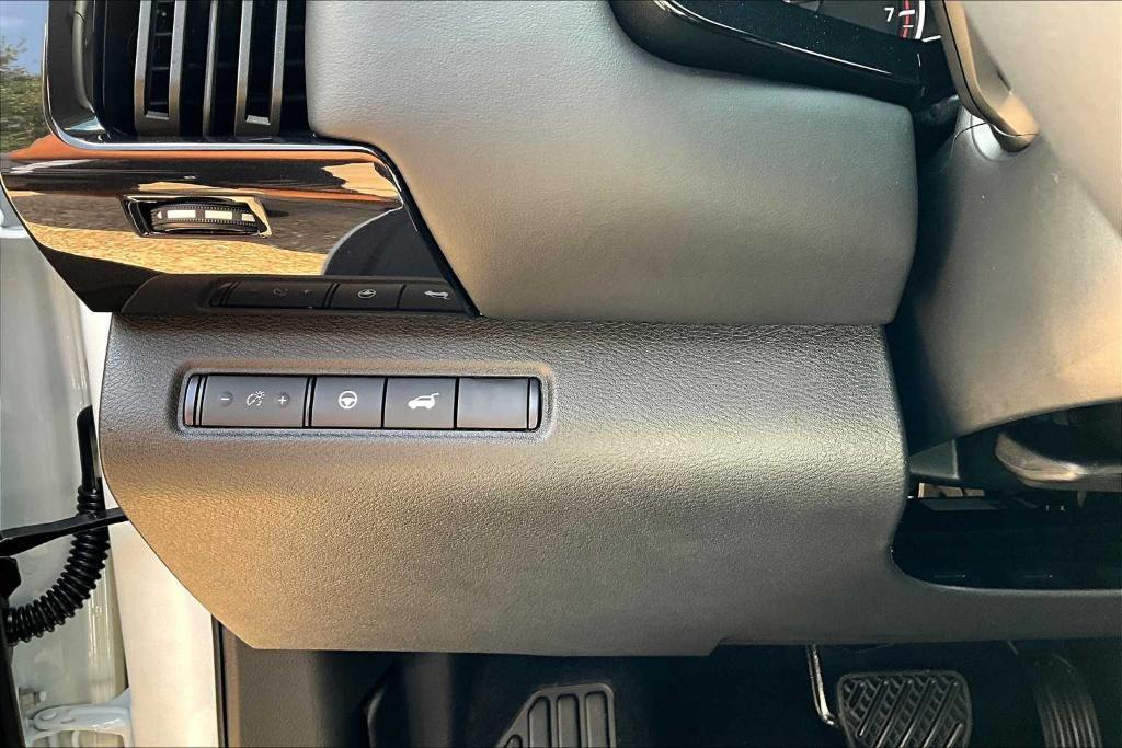 new 2025 Nissan Pathfinder car, priced at $42,225