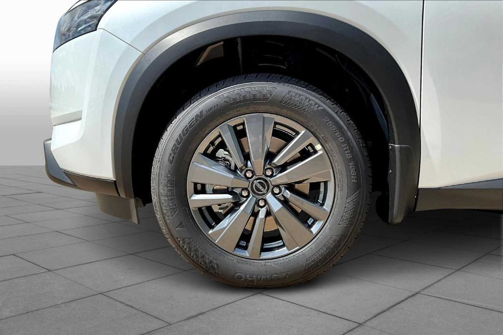 new 2025 Nissan Pathfinder car, priced at $42,225