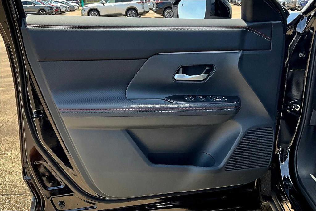 new 2025 Nissan Kicks car, priced at $27,700
