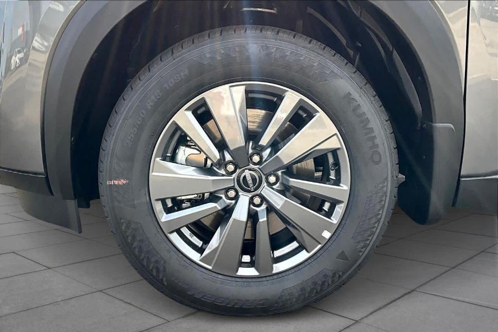 new 2025 Nissan Pathfinder car, priced at $33,223