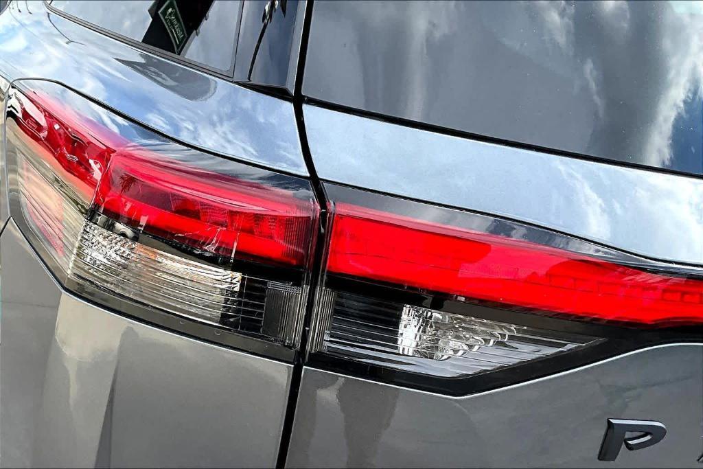 new 2025 Nissan Pathfinder car, priced at $33,223