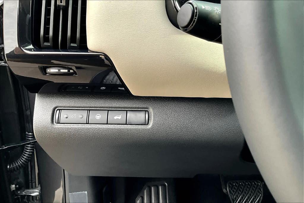 new 2025 Nissan Pathfinder car, priced at $33,223