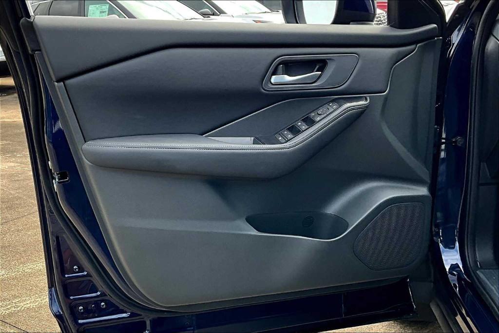 new 2025 Nissan Rogue car, priced at $29,000