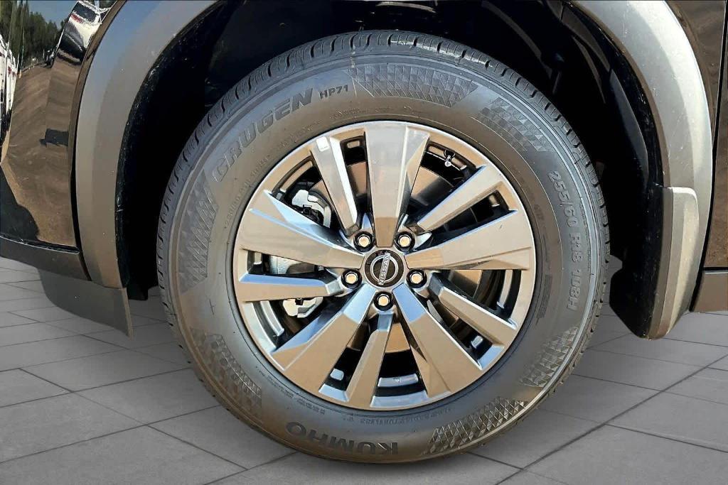 new 2025 Nissan Pathfinder car, priced at $32,728